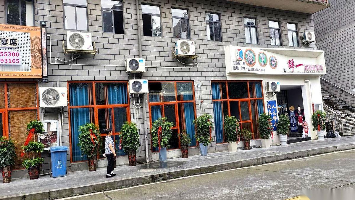 “拿着这80万闭嘴！再敢多说一句，我立马让我儿子休了你，他拿着钱分分钟找个更年轻