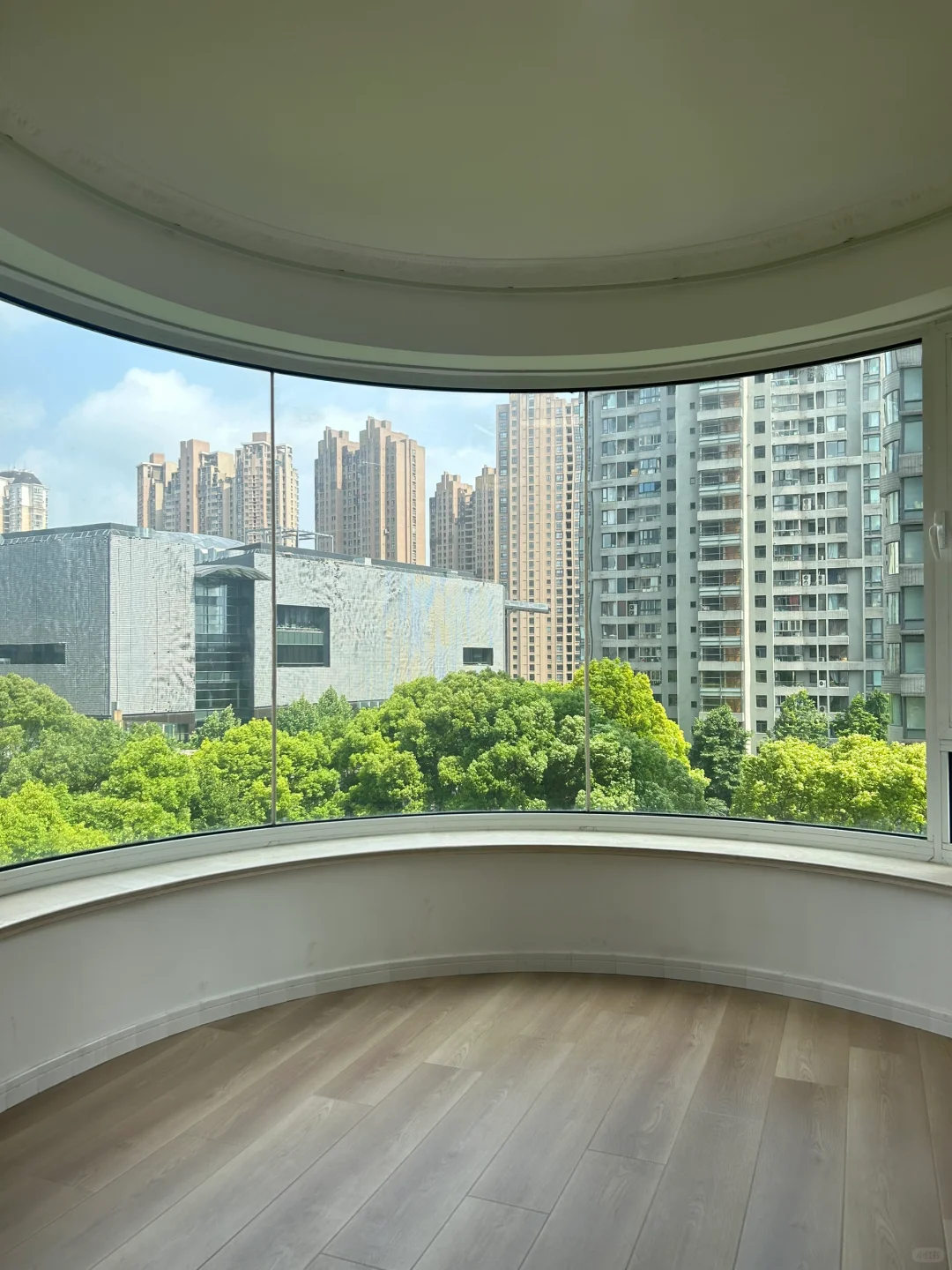 淡水湾花园飘窗观景大四房