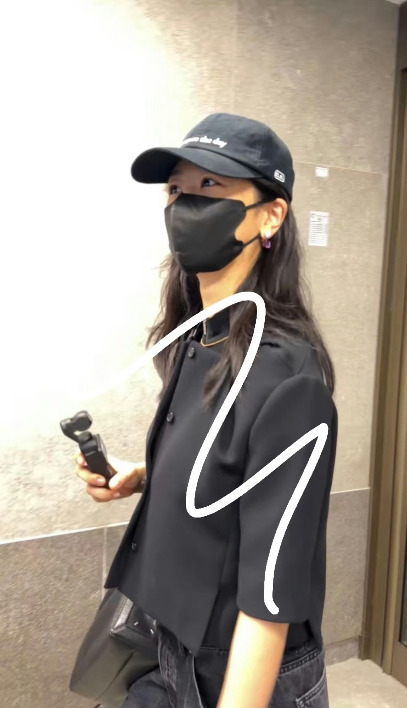 杨紫米兰到达 又录了vlog 老婆太好了