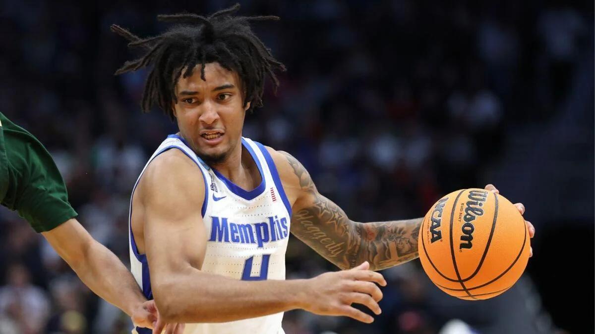 后卫P.J. 哈格蒂已决定退出2025年NBA选秀的提前参选名单。他还将转学至堪