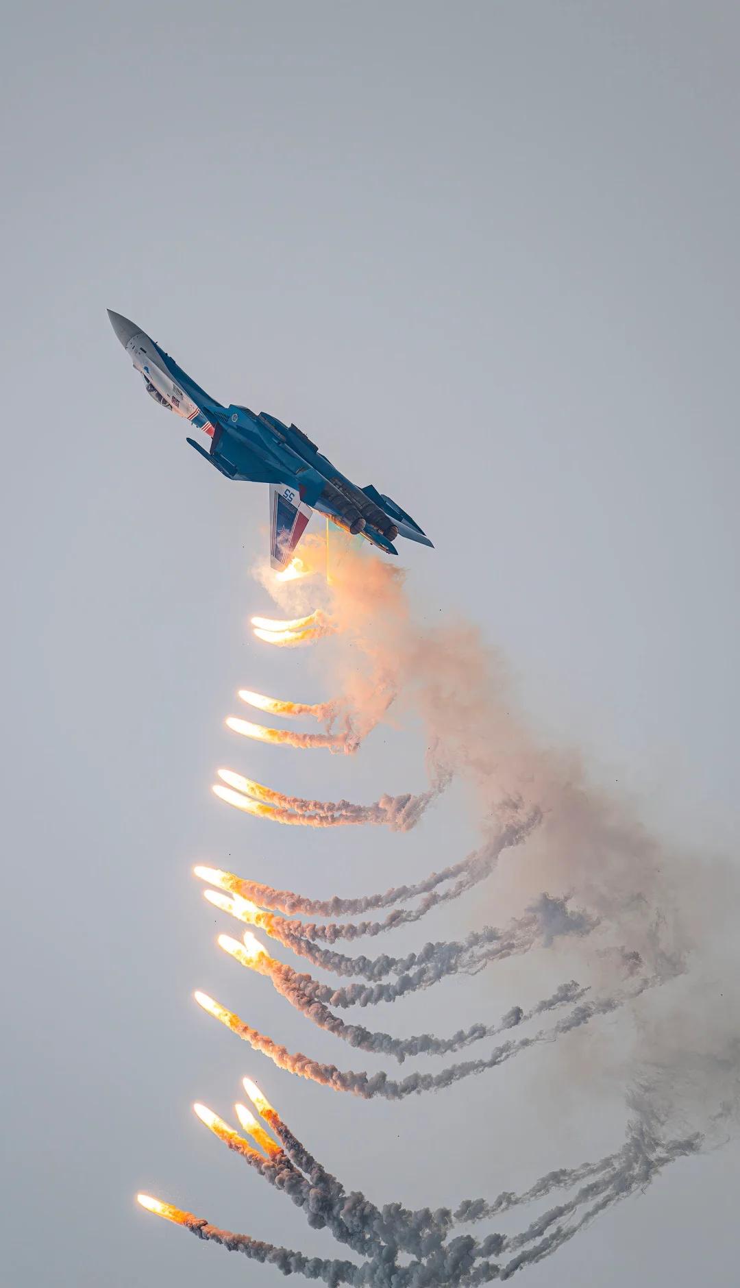 全屏看南昌航展勇士飞行
从广州出发坐了4小时高铁到南昌，主要目的就是为了拍摄勇士