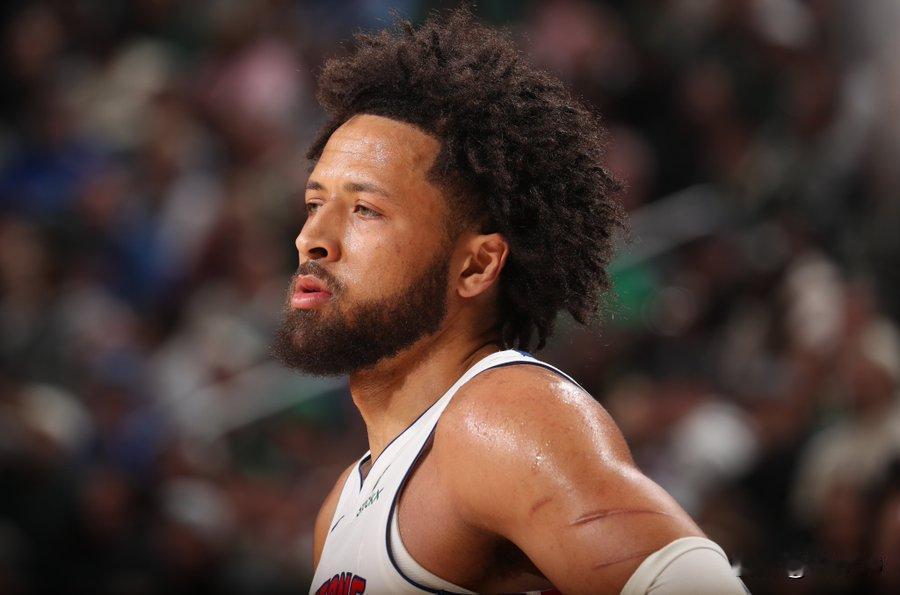 谁能想到，赛季初不被看好的活塞，如今已化身东部“领头羊”——豪取12连胜创17年