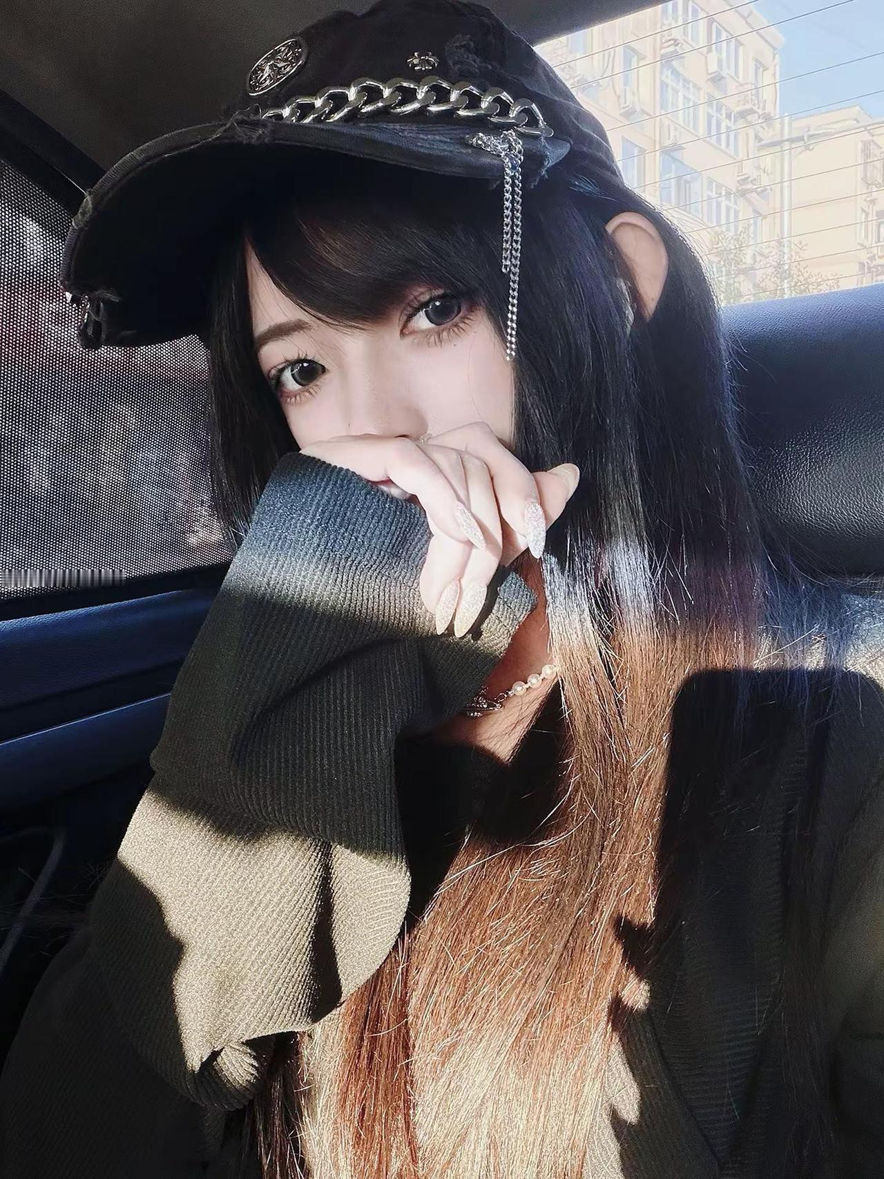 忧郁女孩穿搭