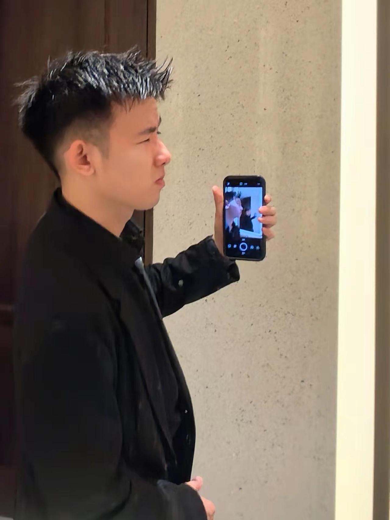 严肃一点。西装ootd 爹系 正装