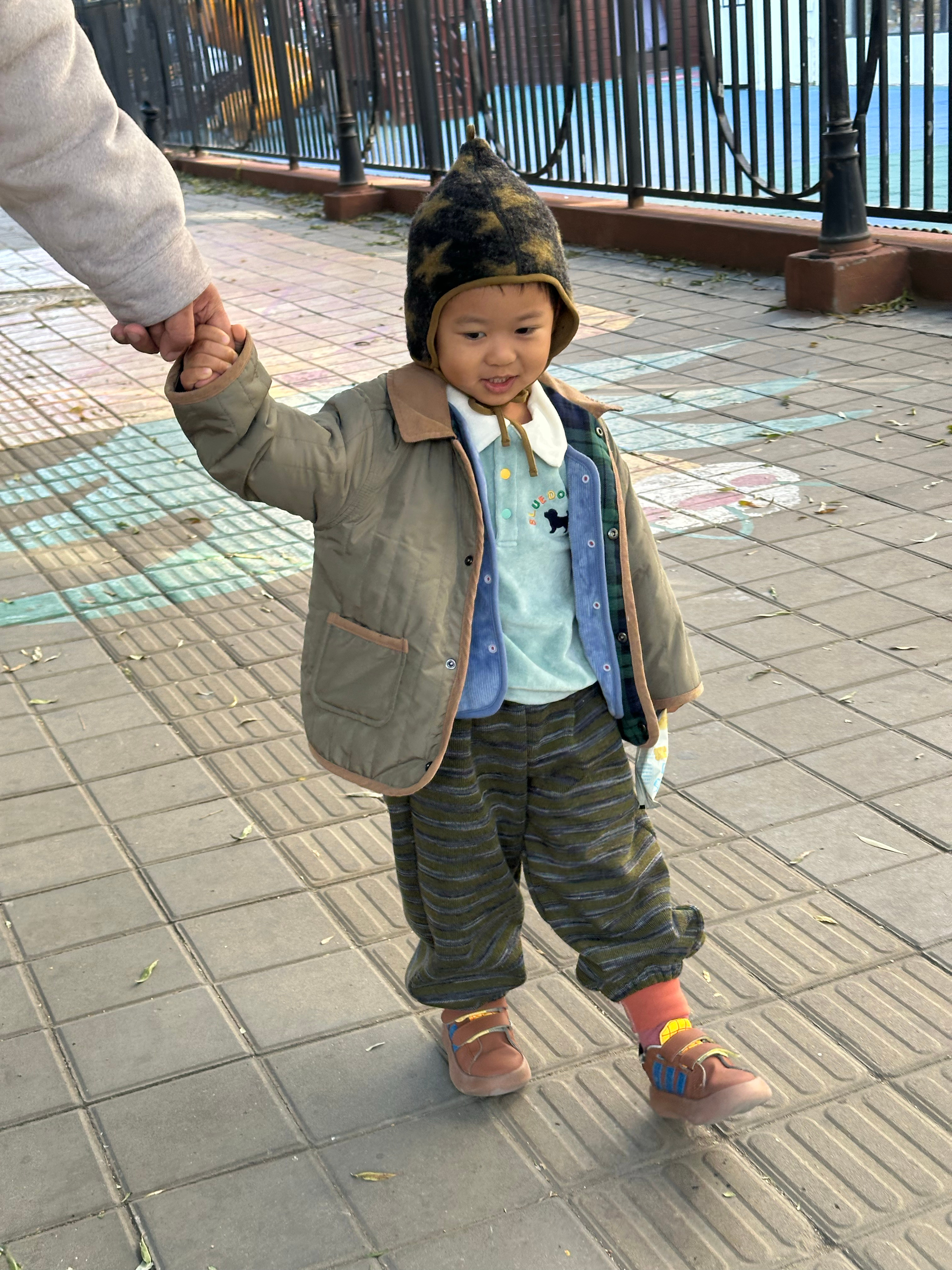 上学🎒早上起晚了半小时，结果孩子只迟到了五分钟[可爱]（极限压缩了自己的拉屎洗