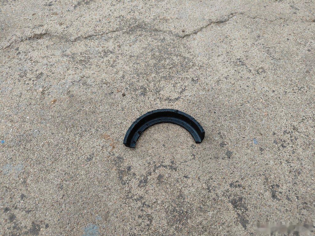 过生日不影响干苦力，当代愚公移山说的就是我吧？我这折叠小板车都干到四个轮胎爆胎三