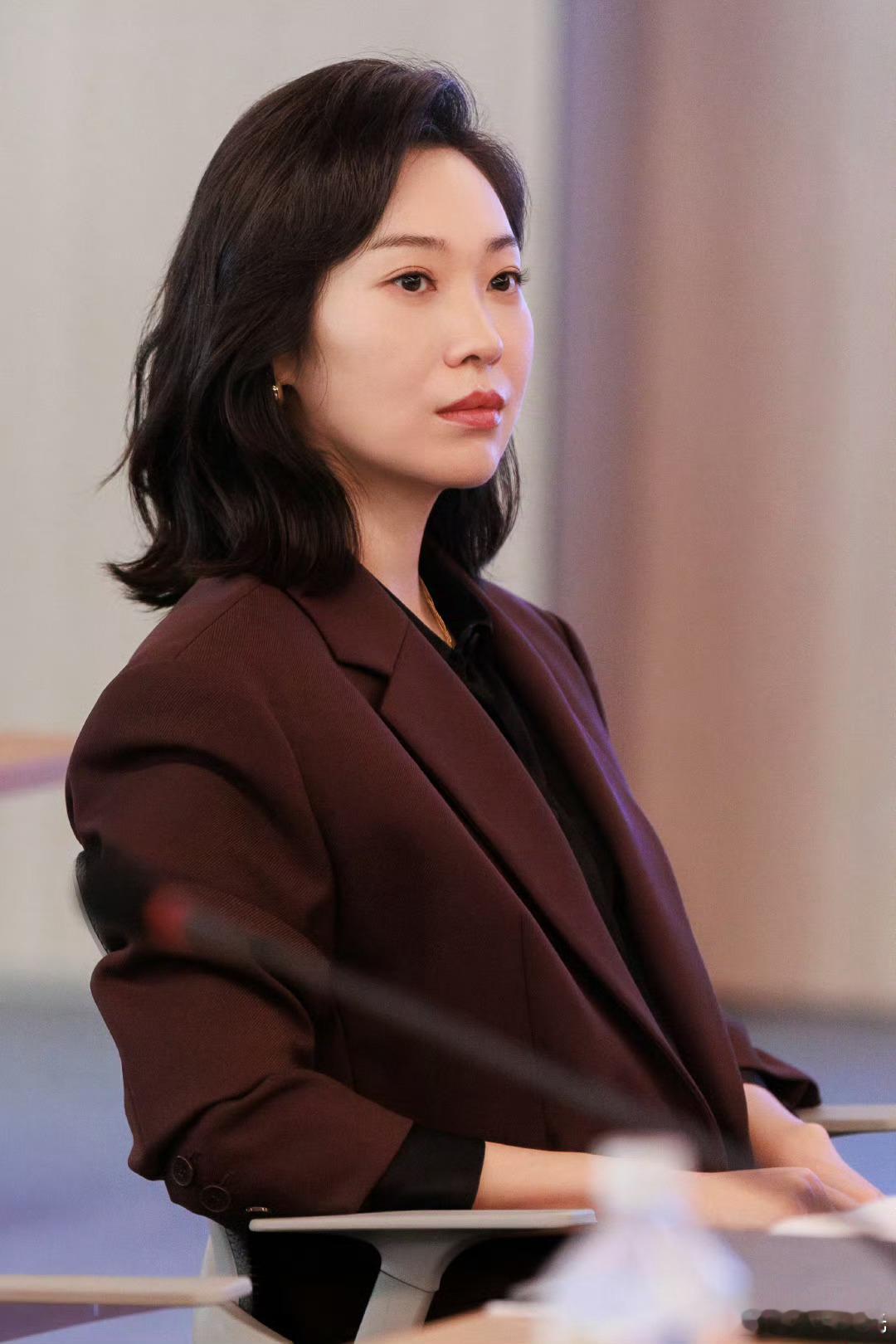 不知道你们看没看《前途无量》，我喜欢罗莎这个角色，演的真好可欲可甜。霸道女hr很