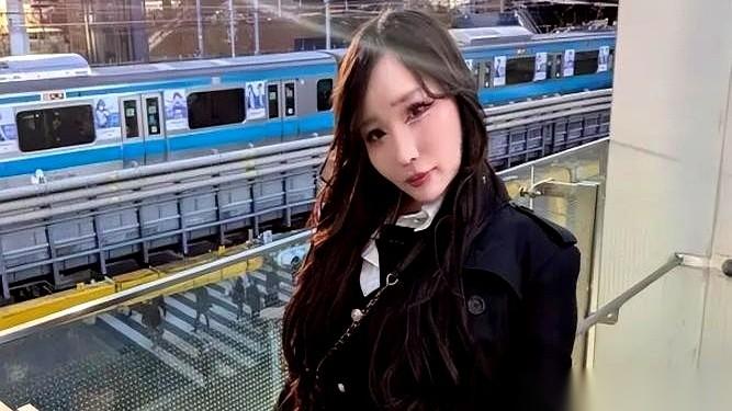 一个日本女孩最近讲了她的故事，听得人后背发凉。
17岁那年，她亲生父亲生意赔了，