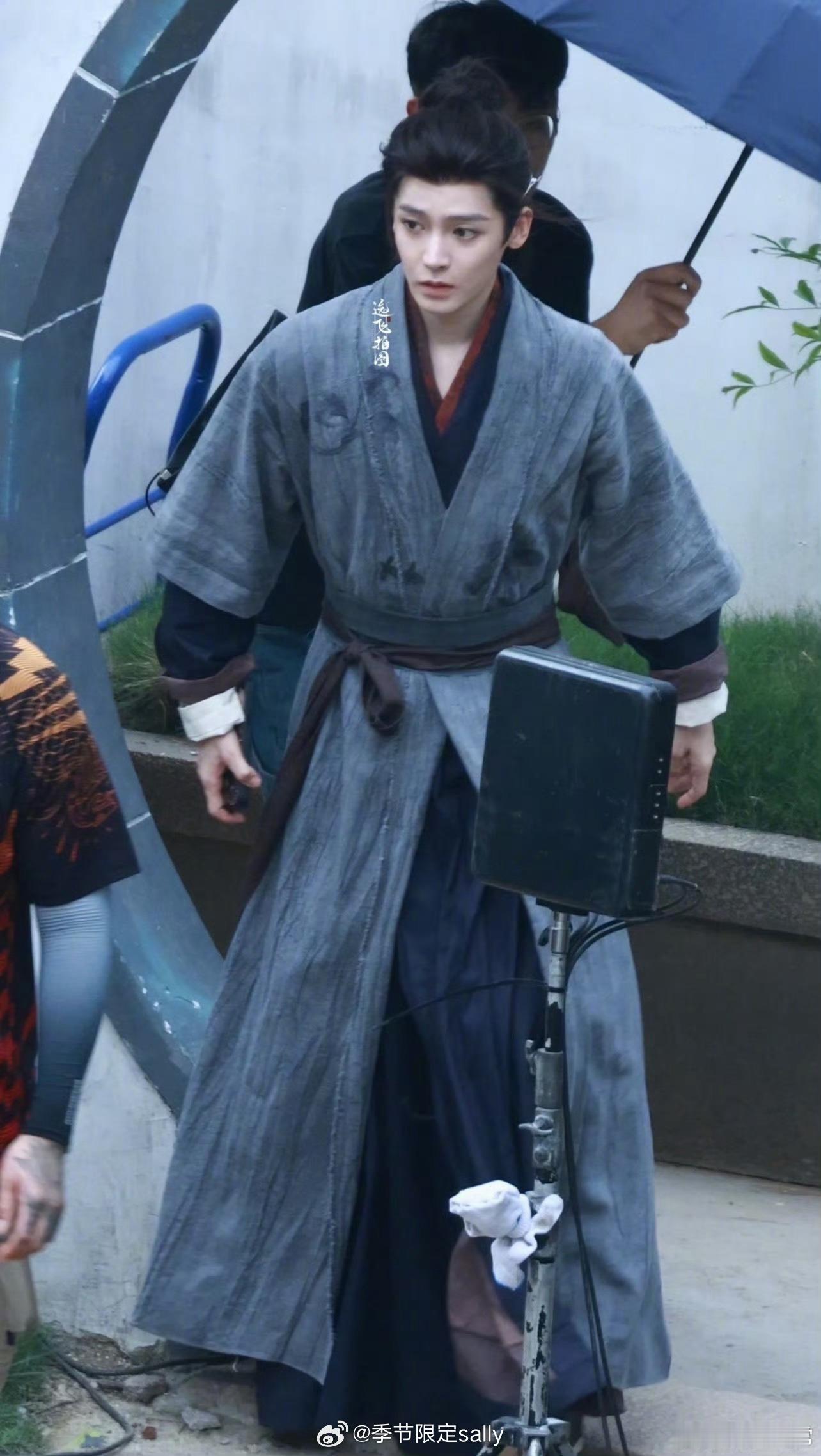 虞书欣、侯明昊《念相思》新造型路透