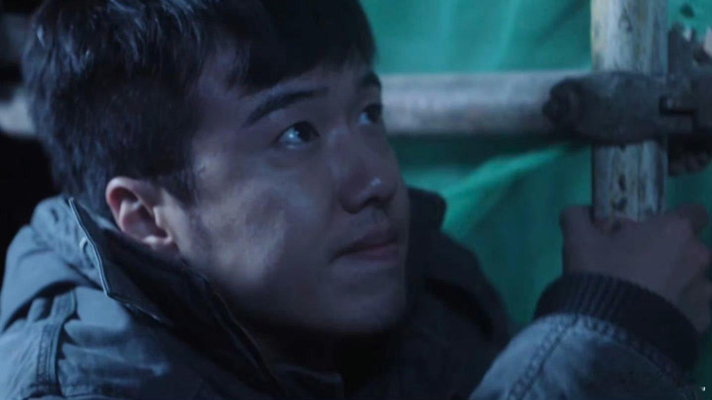 张哲华把恐高演进我DNA里 从地面到高处，他的表演层次分明，情绪递进自然，看得人