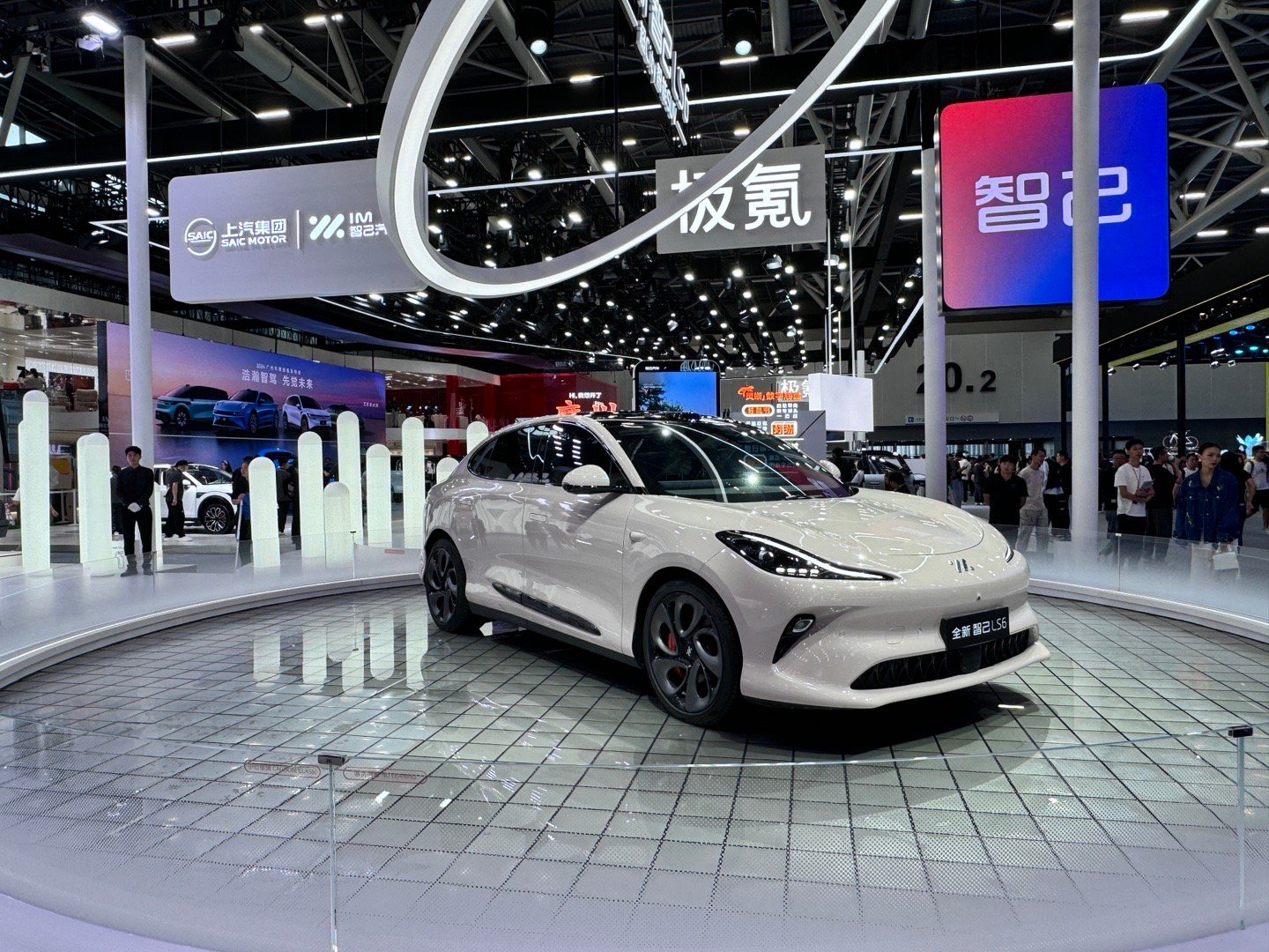 2024广州车展 颜值还得看智己，这L6和LS6真是撑起来了而且人家不仅仅看脸，