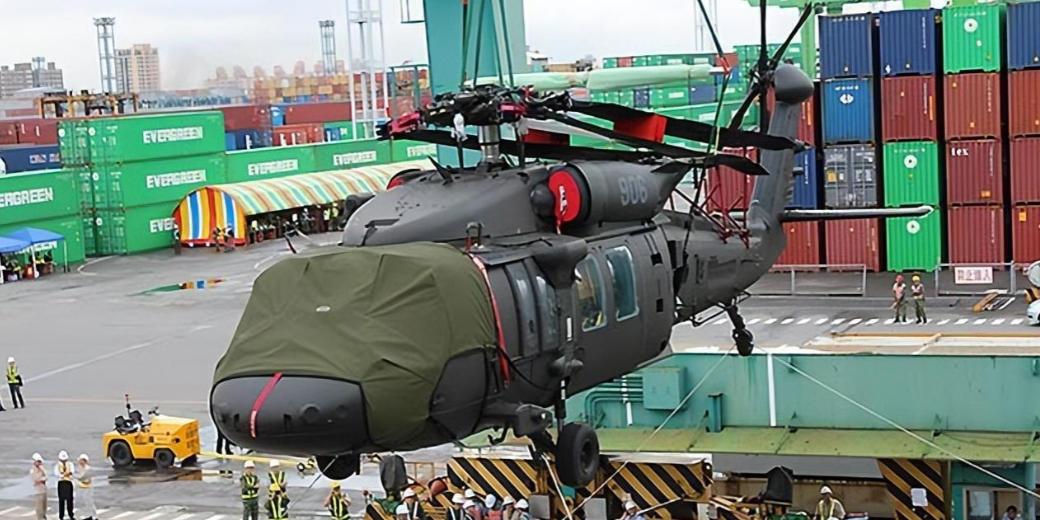 1984年，中国花费1.5亿美元，向美国购买了24架“黑鹰”，至今依然在服役。这