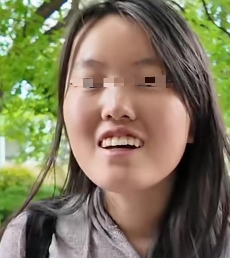 卖枣救父母双亲的大二女生小杨，终于不用再为钱发愁了，随着媒体深入报道，她受到了全