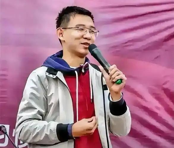很喜欢刘嘉森的这句话："当你没有家财万贯的父母，没有大权在握的亲戚朋友，而别人的