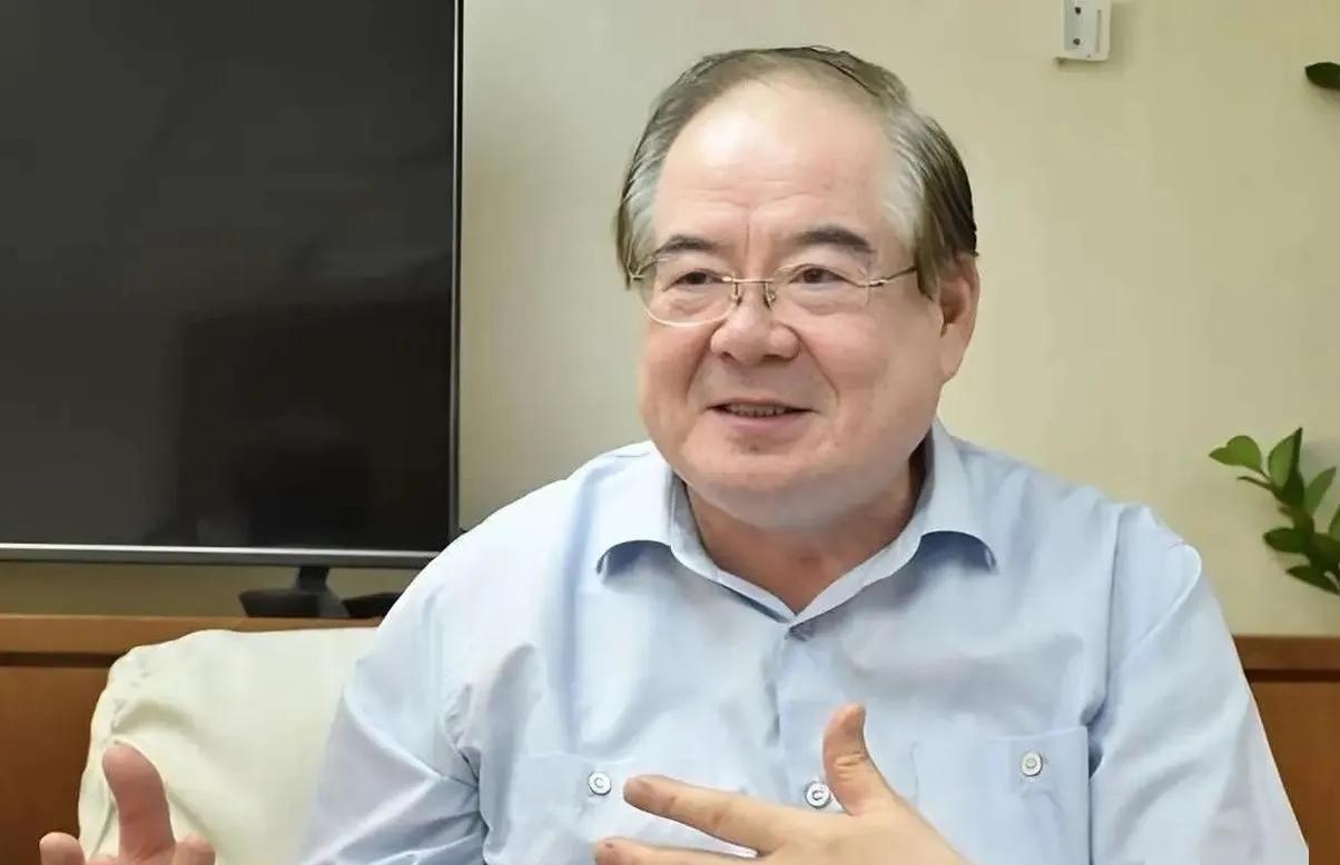 中国国民党副主席李乾龙专车被装定位装置

2026年4月，台岛内爆出一则引发舆论