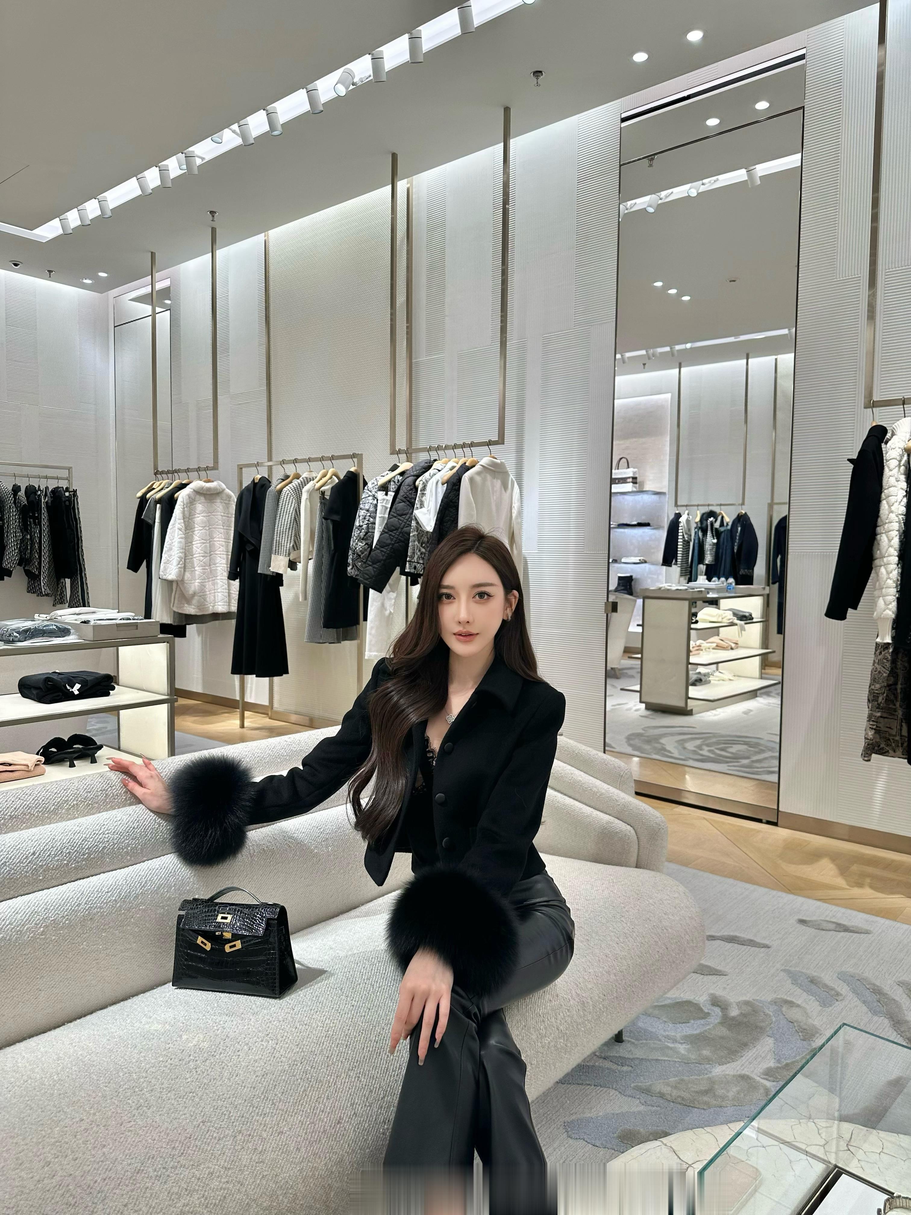 🖤我一直是喜欢气质的 … ​​​