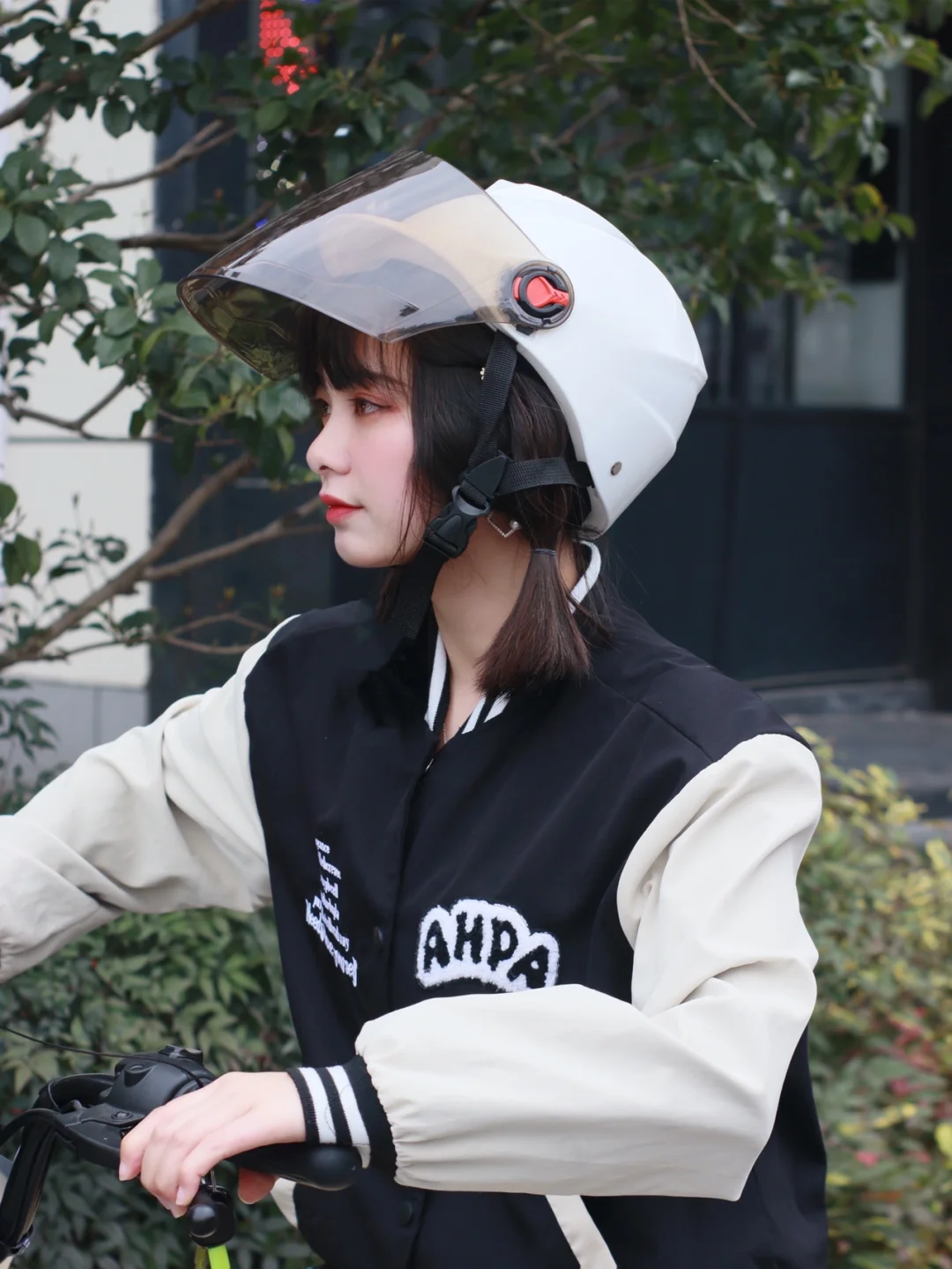 念书，我才不信，我啊…翘课啦！