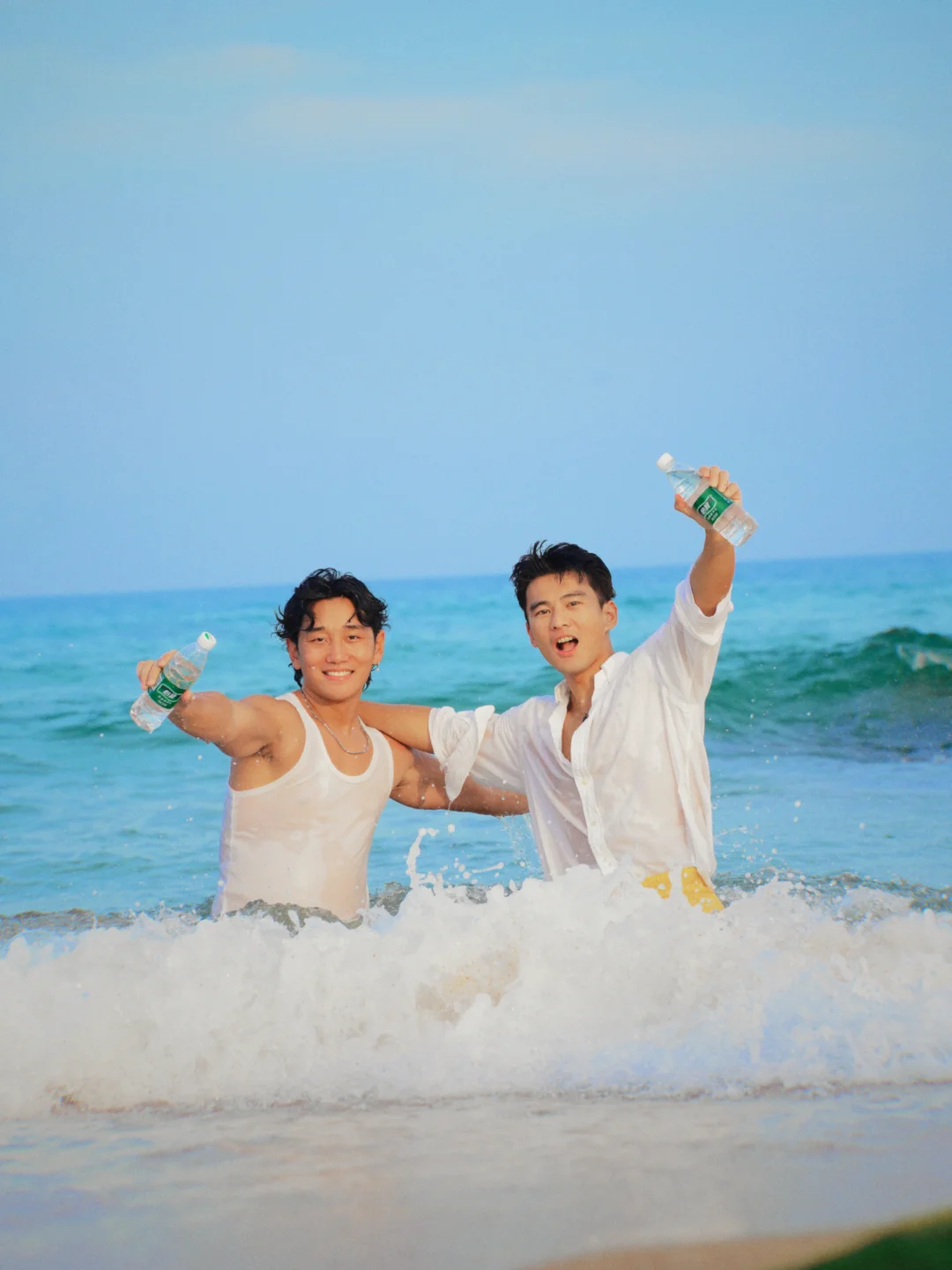 夏天的快乐就是和兄弟一拍即合 去海边！🌊