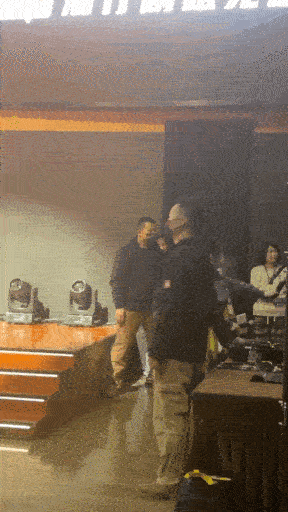 为什么我现在才知道#刘德华现身杭州#啊！刚刚离开杭州的我简直错亿，只好看看帅哥图