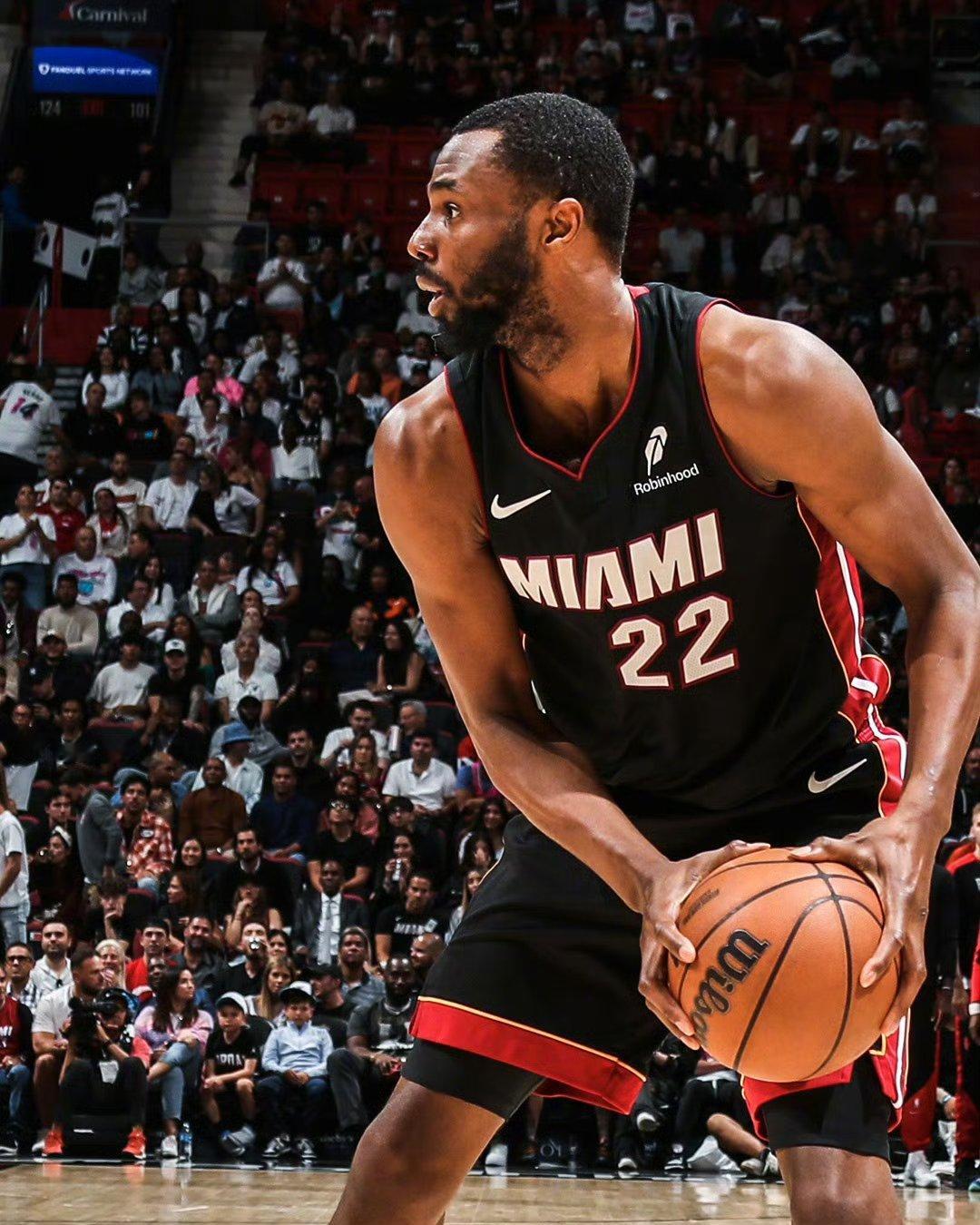 Zach Lowe：“热火会加入争夺战，他们可以形成希罗、阿德巴约、杜兰特核心阵