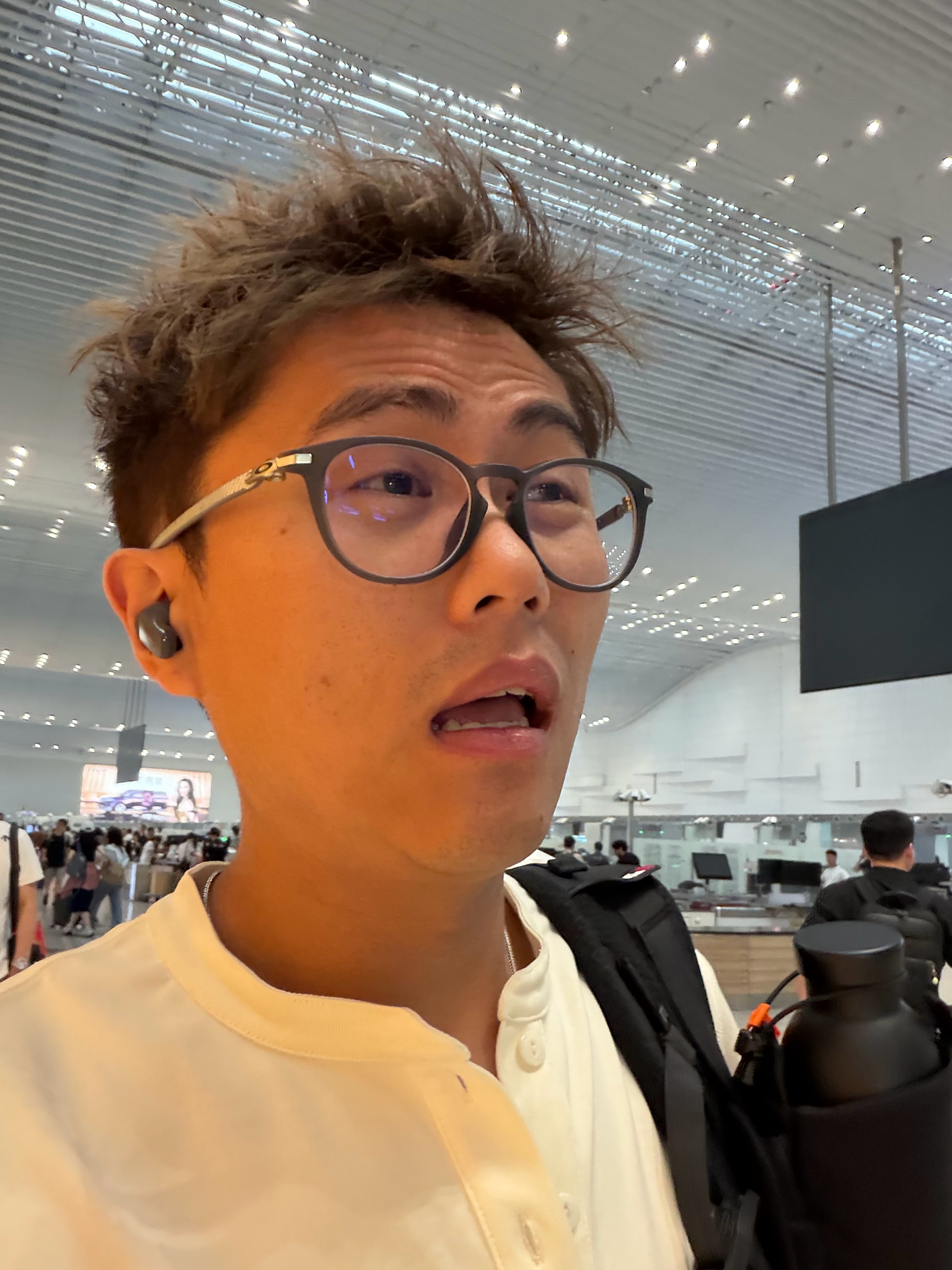 一晚上没睡 广州·白云机场北站