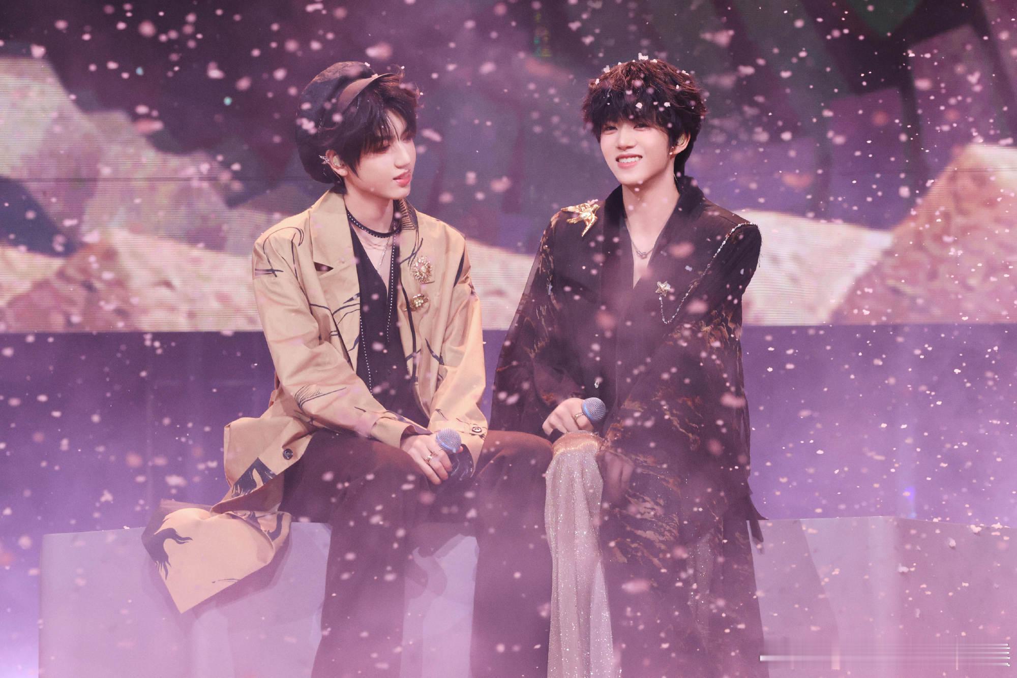 荣耀之战day2舞台照 