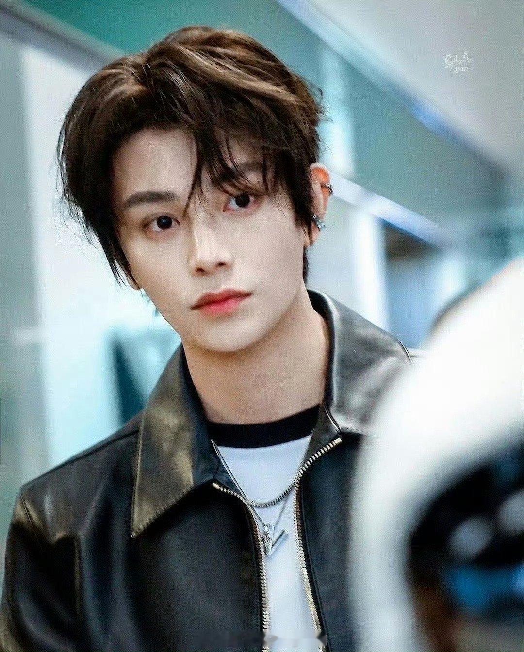 白鹿丁禹兮春晚合作哇塞了，已经等不及在大年三十的晚上追春晚了，就是说白鹿、丁禹兮