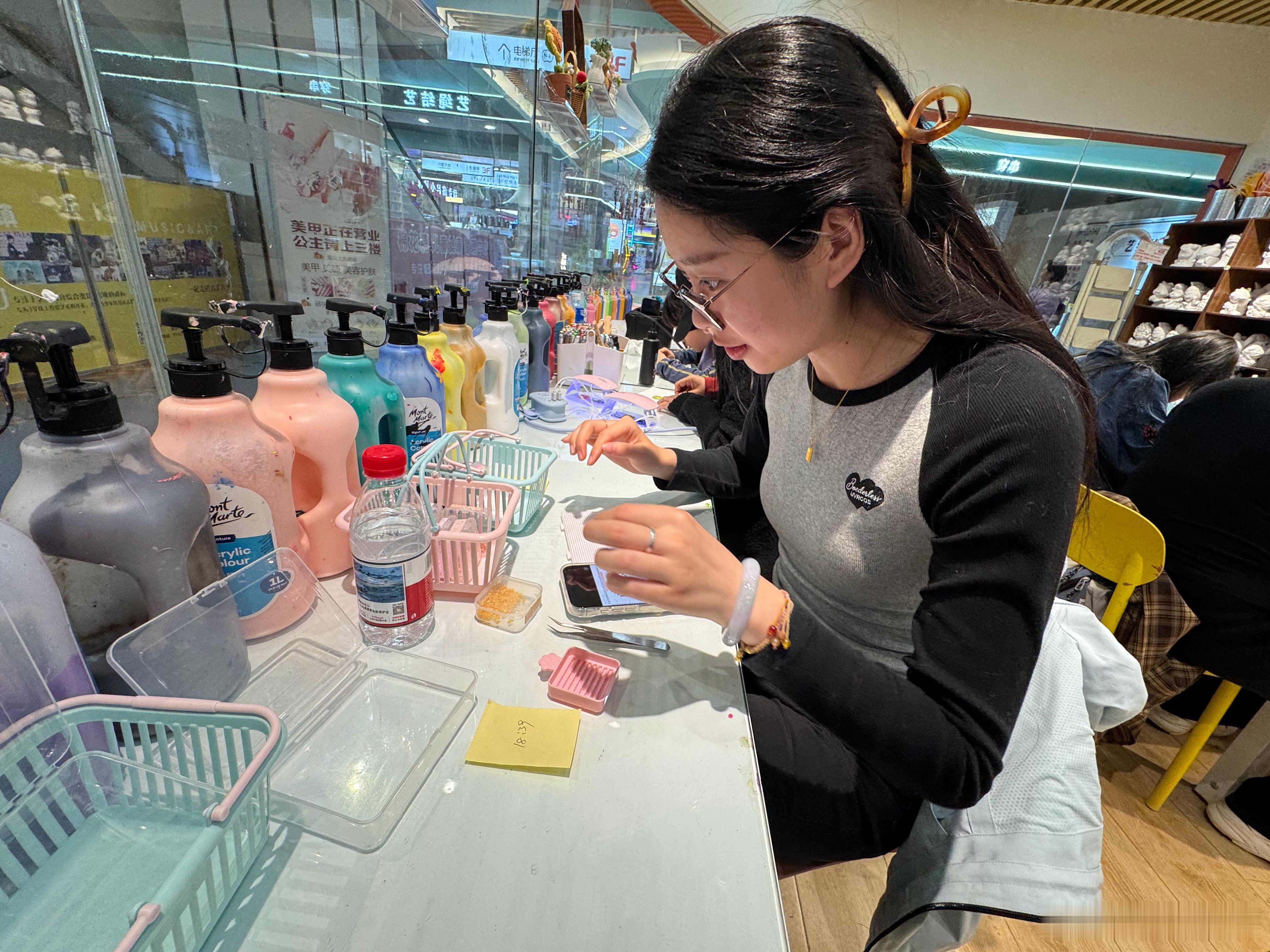 有人知道拼豆吗，谁想出来的这项目体验了一下，一坐一小时，脑子也麻木了，屁股也没知