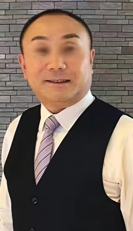 今天惊闻西安一位姓严的服装业千万富商跳楼了，作为一名驰骋商场多年的老总，咋会想不