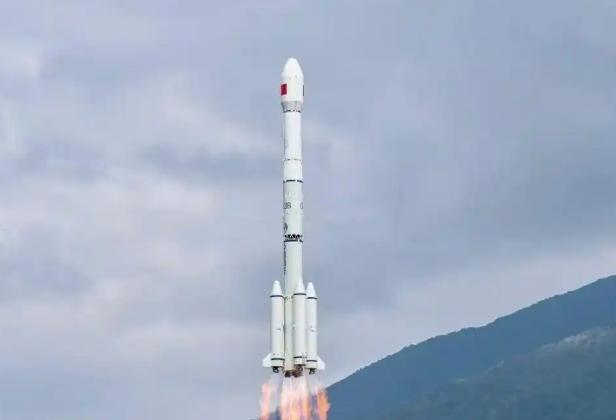 真是刺激！
 
2026年7月23日晚上8点，西昌卫星发射中心，长征三号乙火箭顶