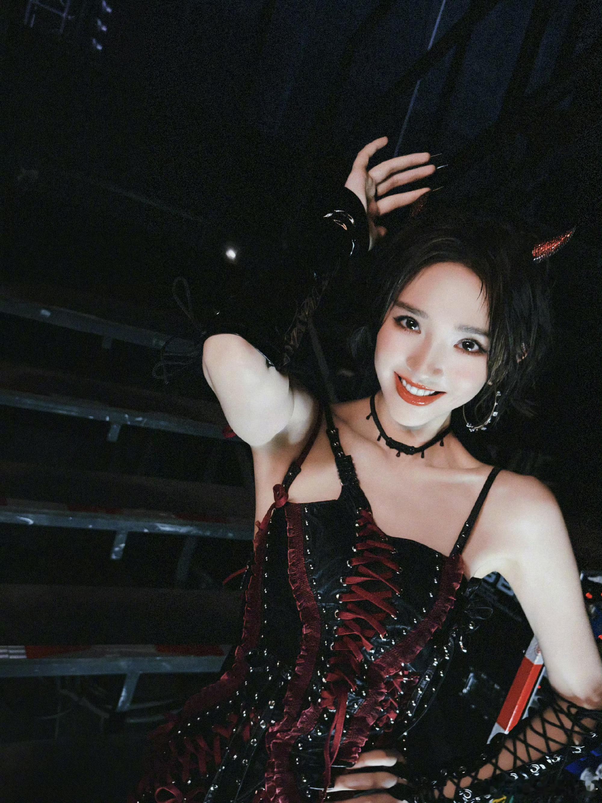 唐艺昕回应开头没偷摸骂我两句吧唐艺昕说加油我能抗练就完了 唐艺昕回应开头没偷摸骂