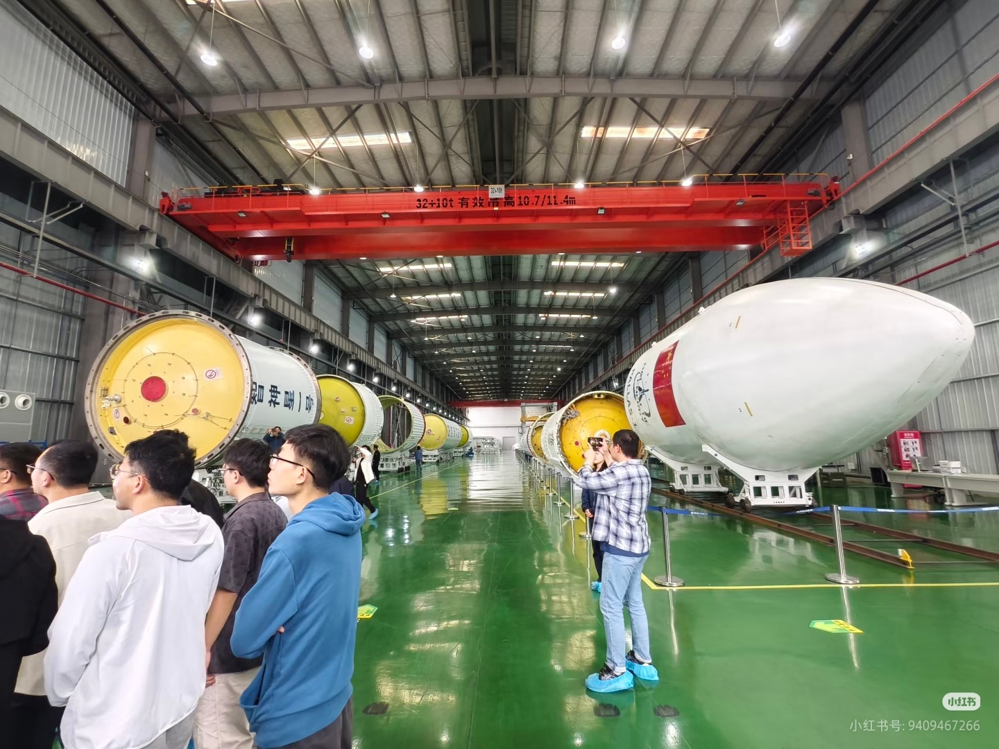 厂房里有2发智神星一号 