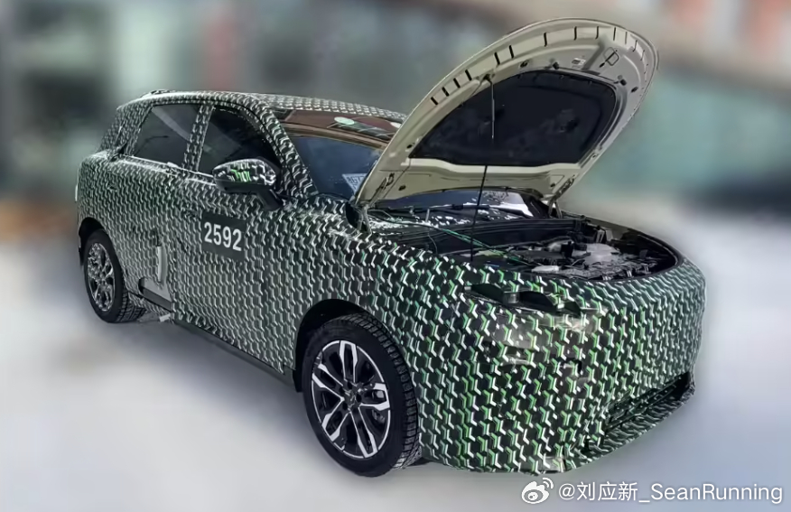 一汽和零跑合作首款车型谍照曝光，轮毂上甚至有红旗 Logo，尚不清楚是否会以红旗