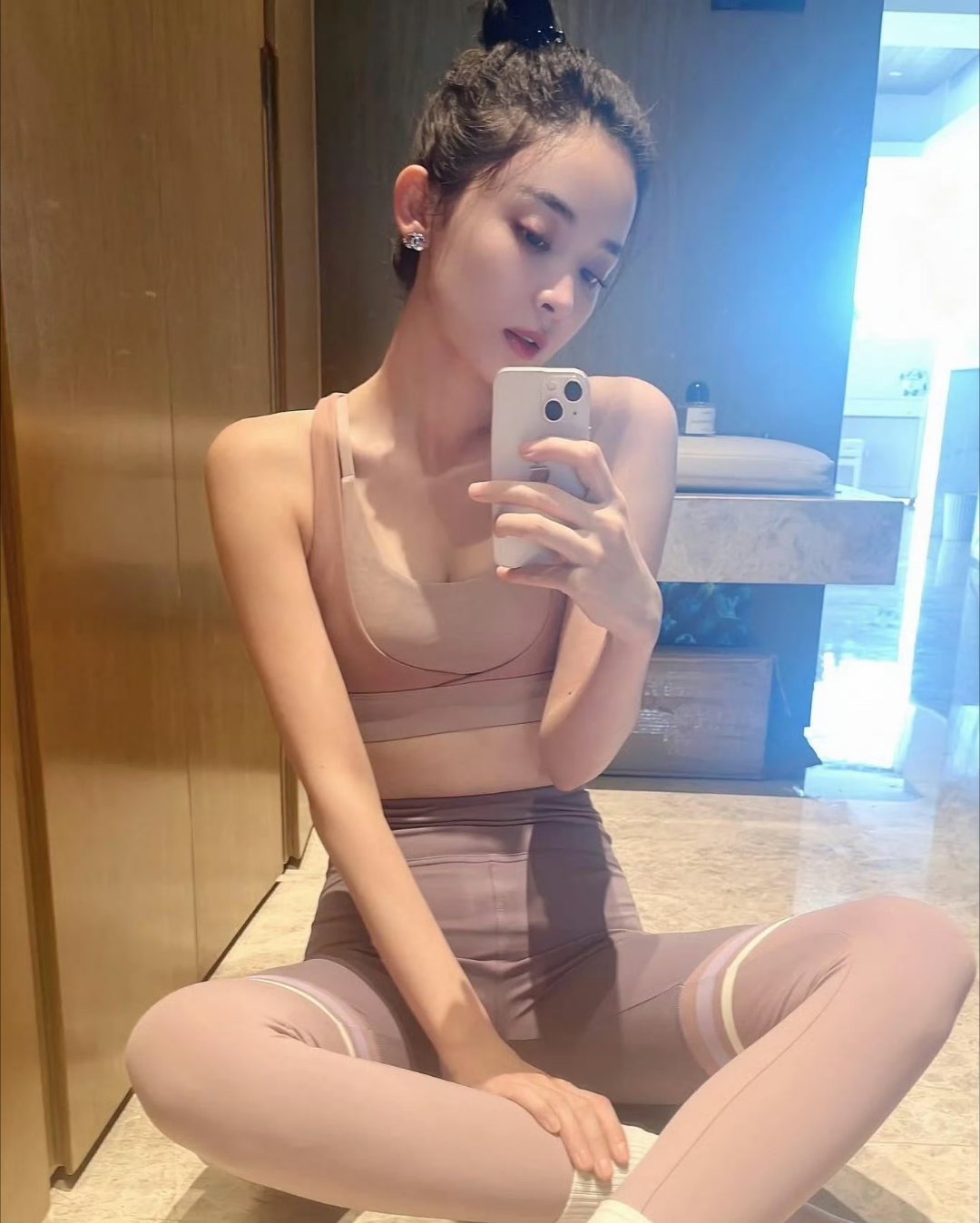 古力娜扎健身美图这身材绝了古力娜扎 ​​​