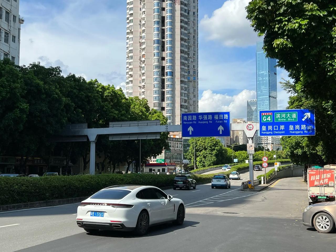 于海青：为何说深圳永远适合追梦者？ 海青点评 深圳是一座节奏非常快的城市，当然，