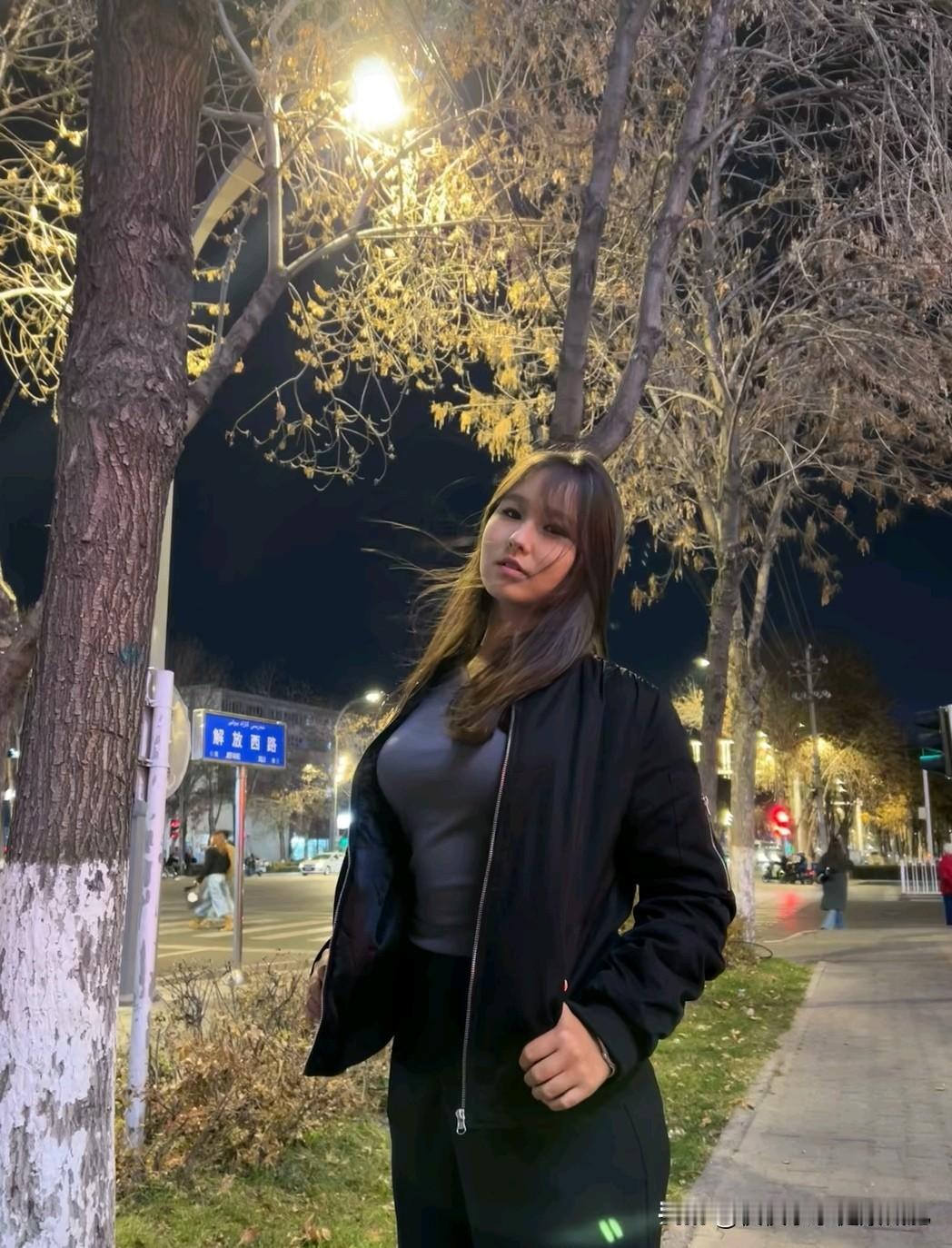 喜欢平平淡淡的生活，简单的快乐，每一天都要快快乐乐开开心心，心情才会越来越好[大