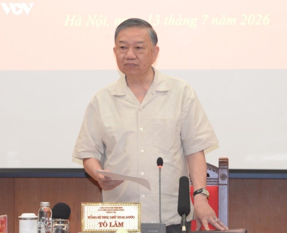 越南最近决心大搞基建，但未来十年的基建资金缺口巨大，政府掏空家底也凑不够数，只能