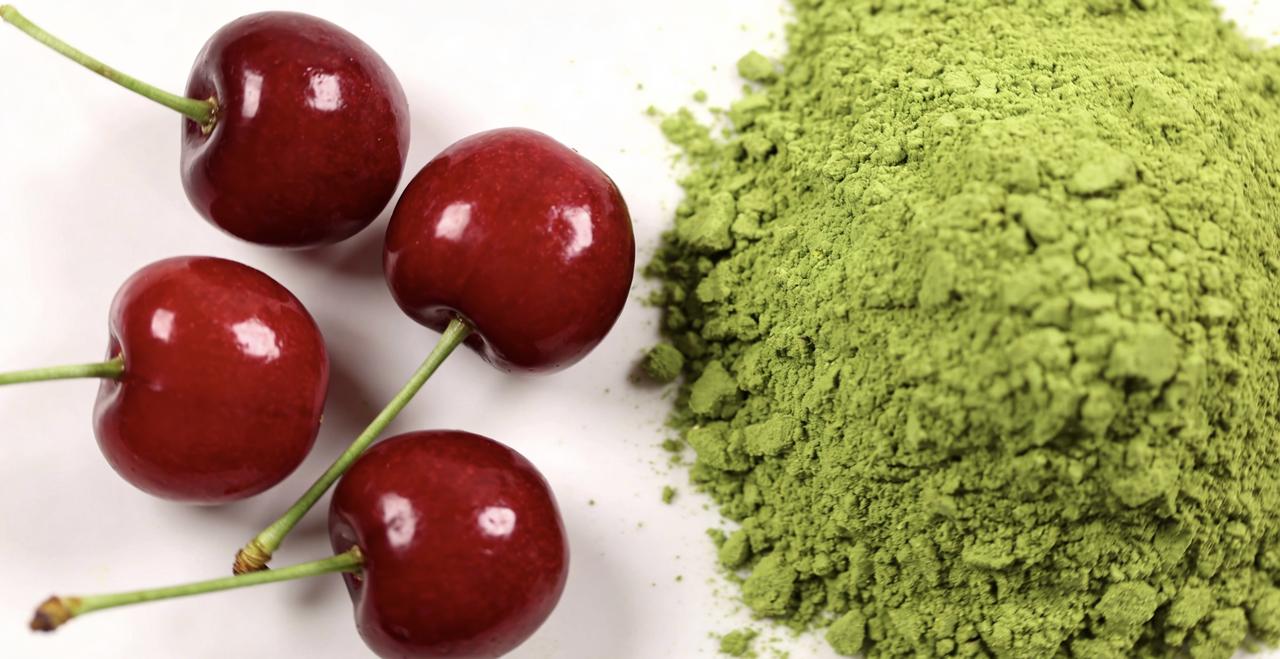 当车厘子撞上抹茶，味蕾迎来年度高光时刻！

这个组合最近悄悄刷屏了美食圈——深红