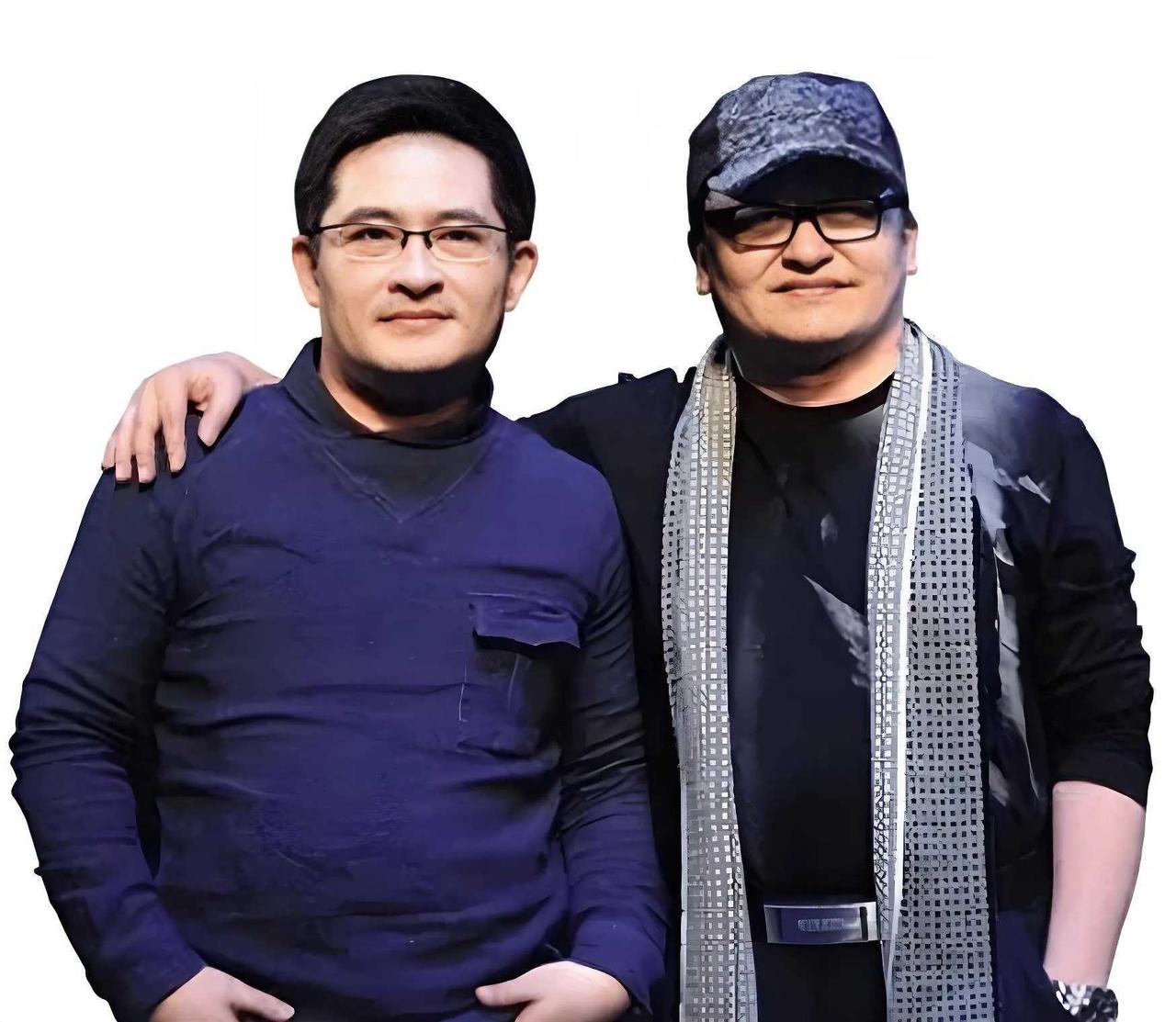 原来他就是刘欢亲弟弟，53岁是知名主持人，业余创作的歌家喻户晓

刘啸比刘欢小十