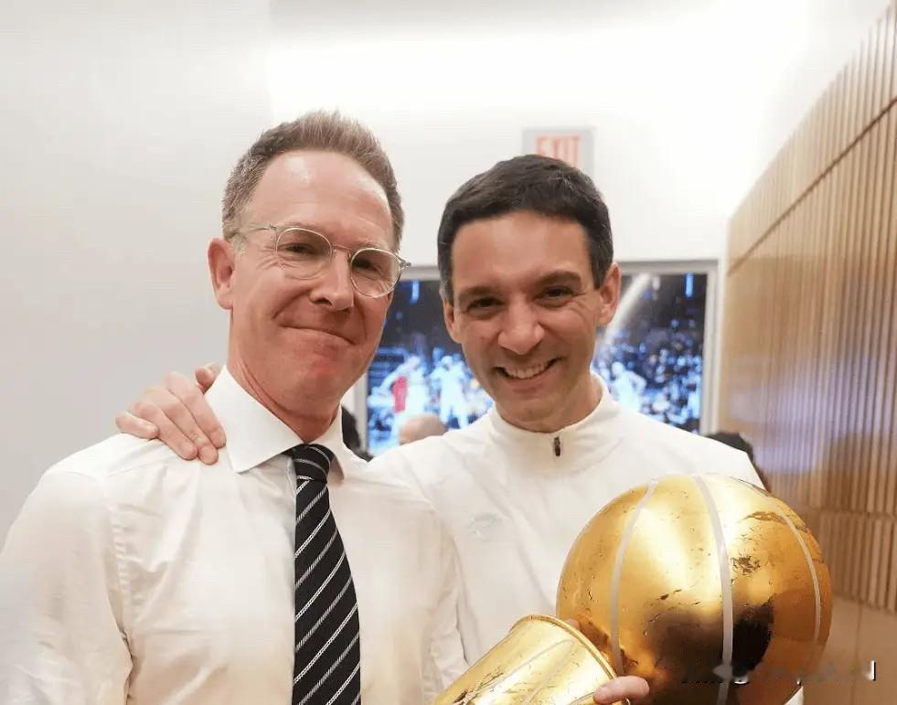 ESPN知名记者Tim MacMahon在节目Hoop Collective中谈