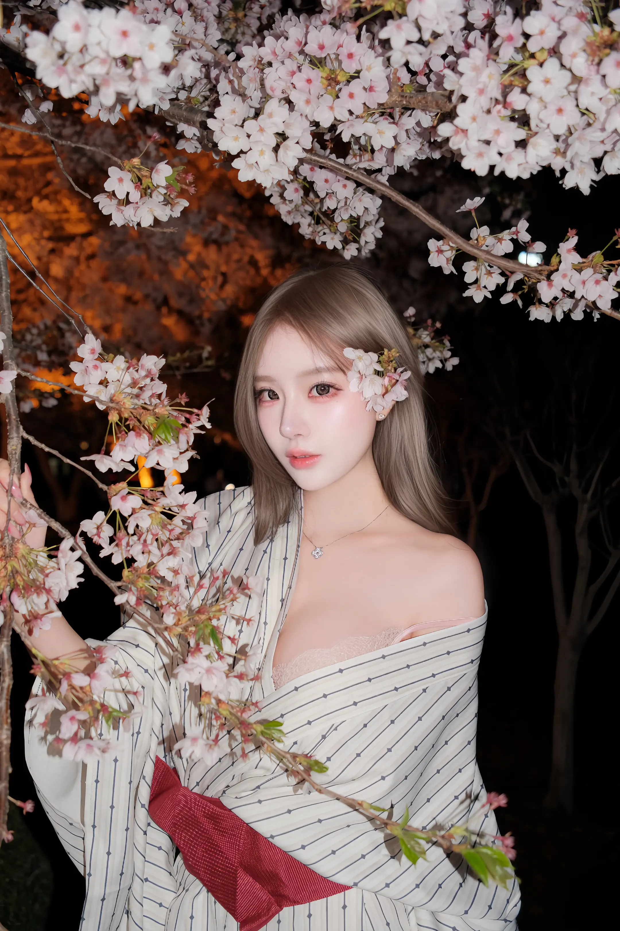 🌸 樱花下落的速度是秒速五厘米 这个速度走十三年 刚好可以从南极走到北极