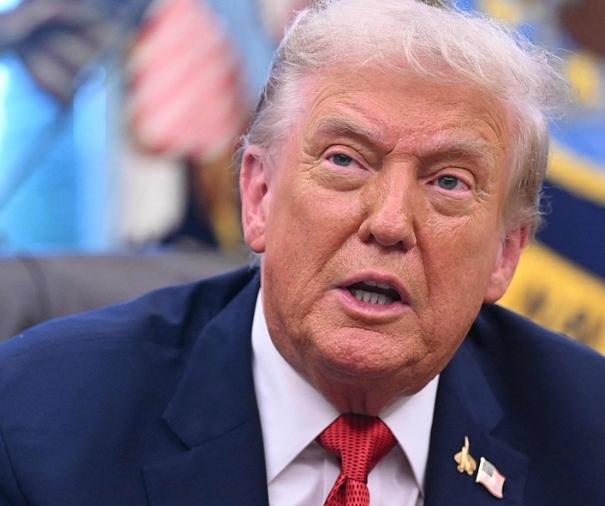 特朗普还剩两年多就卸任了，他卸任之后伊朗会不会追杀他？大家别忘了伊朗可是给特朗普