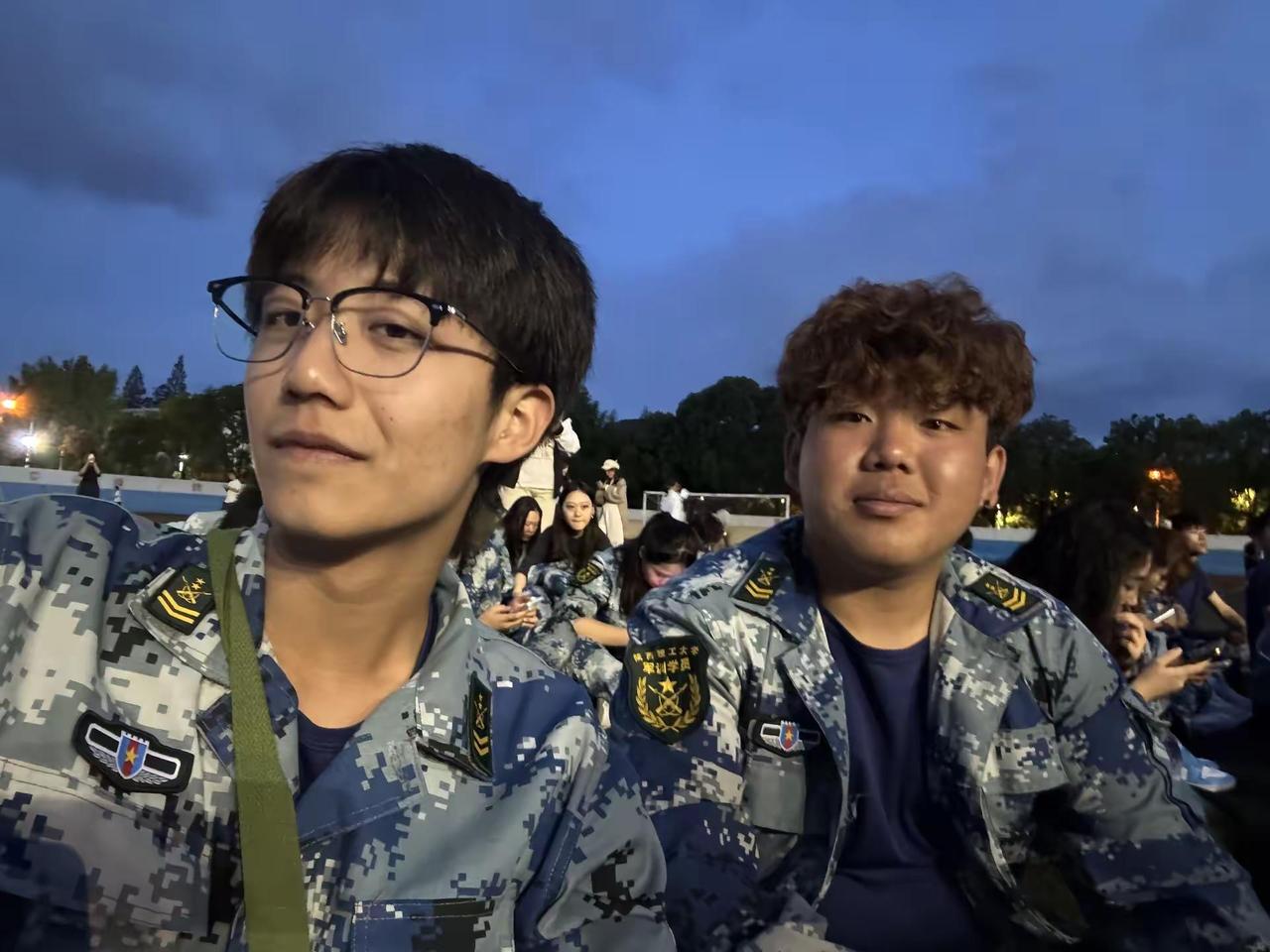 军训进行时…大学生军训