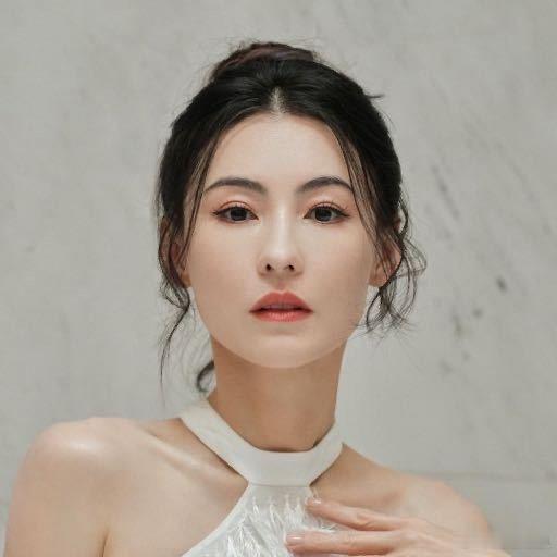 张柏芝体验尾波冲浪本以为尾波冲浪对新手门槛很高，张柏芝适应得却很不错。一点点掌握