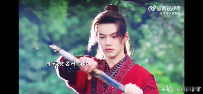 #去世的爸妈鼎强惨的他# 这也太惨了，哪怕是认出来了自己儿时的玩伴也不敢相认，只