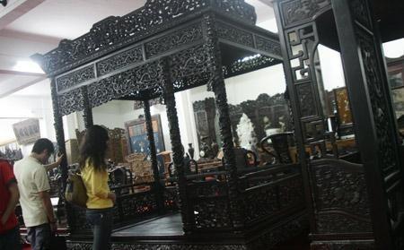 1993年，福建一男子花费2000万，买了一张皇帝御用龙床，可当他拿去给专家鉴定