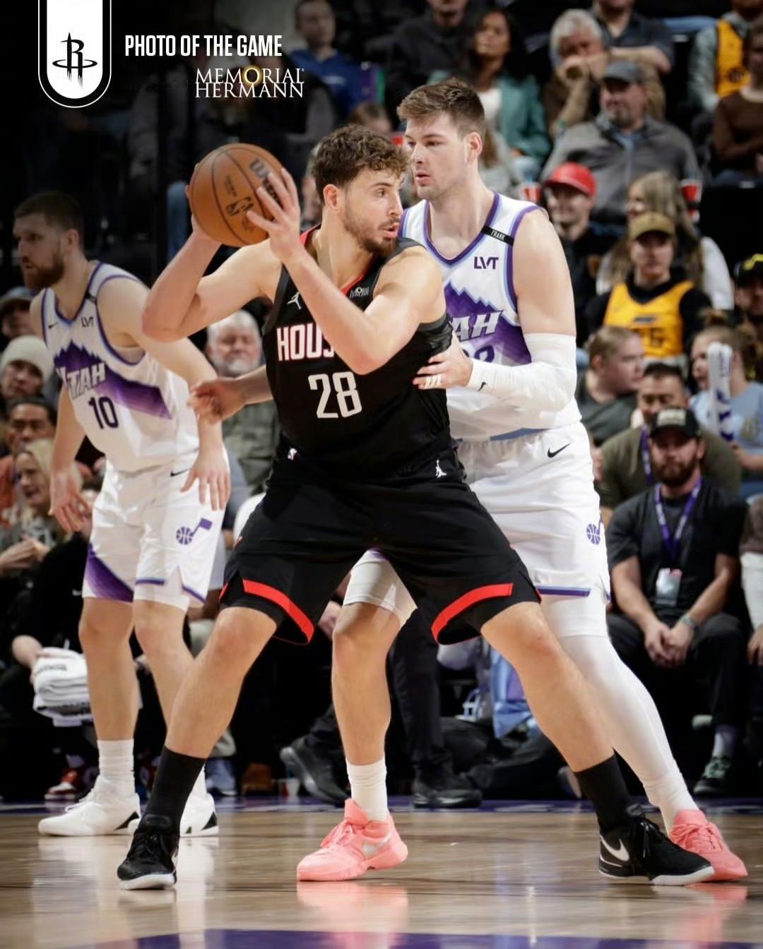 火箭明天上午十点继续客场背靠背二番战爵士。🚀