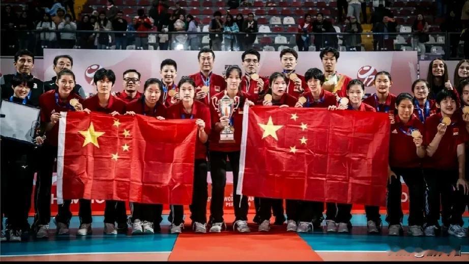 中国小女排u17队，不费吹灰之力，一路横扫，以全胜只失一局，夺得2024年u17