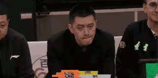 杨鸣懵了，辽宁主场四连败，还是败给了张镇麟的上海队，这说明了什么？
此时他很落寞