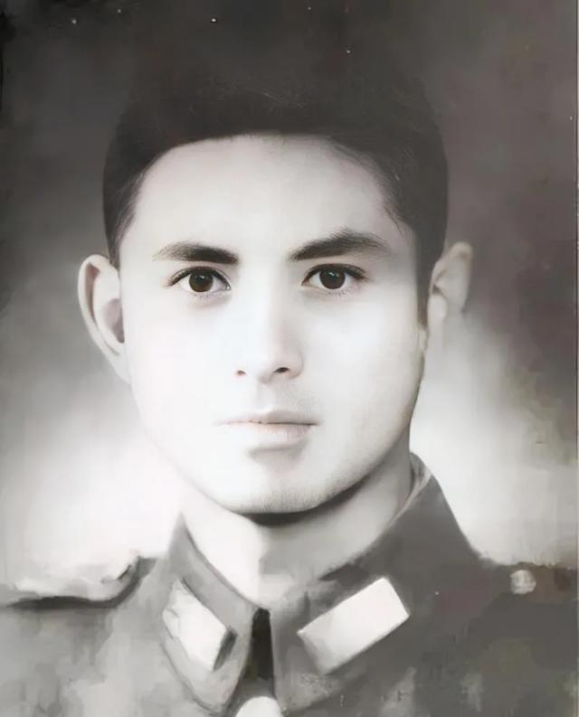 1947年，地下党员石淳肺病发作，住进了国民党陆军医院。住院没几天，他就发现自己